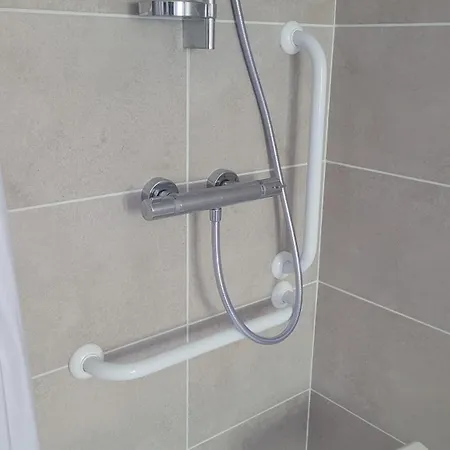Le Truc En Plus, Accessibles Pmr, Appartement 45 M2 Mitoyen Dans Une Maison Avec Un Autre Appartement Guérard Extérieur photo