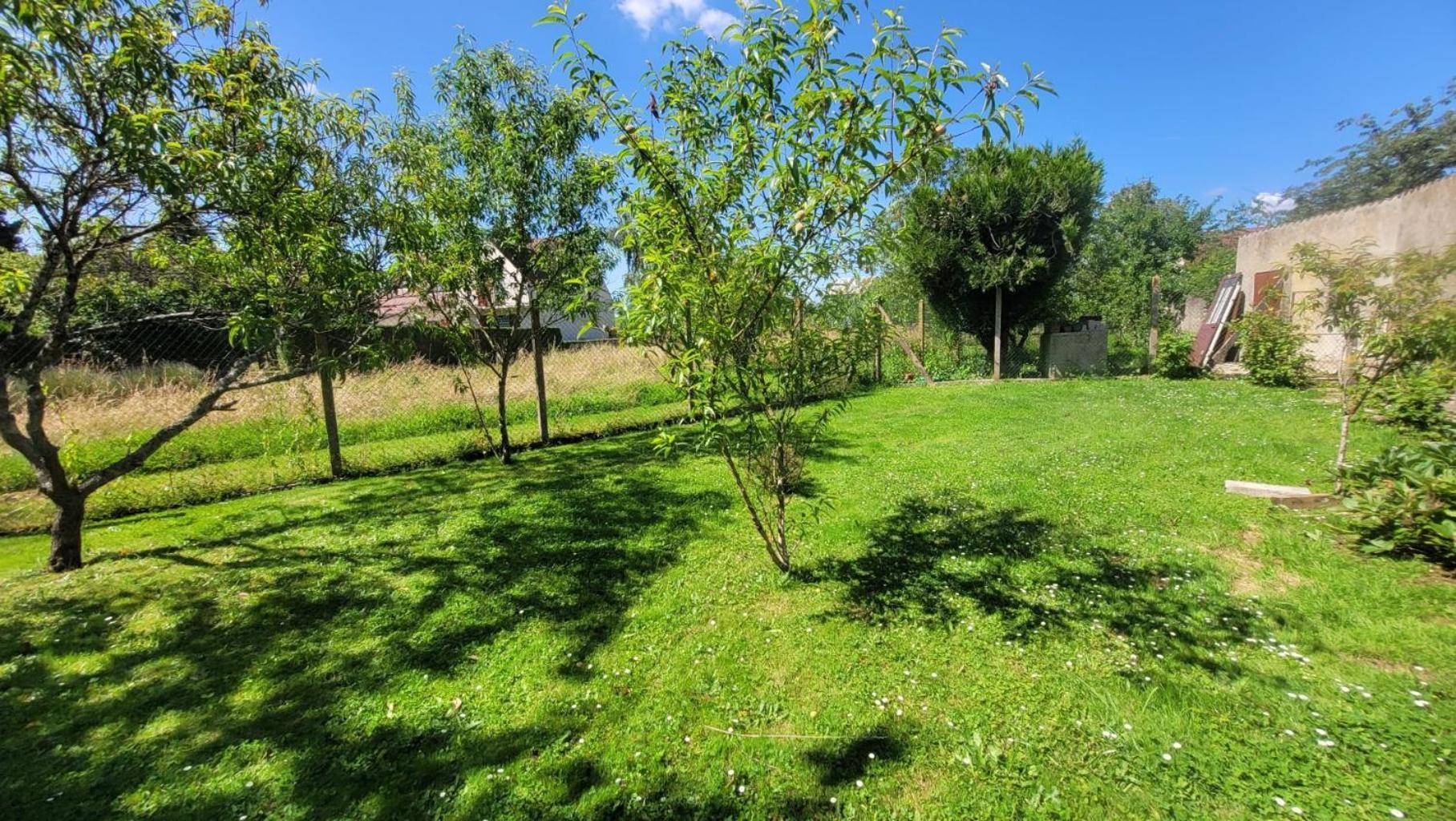 Le Truc En Plus, Accessibles Pmr, 45 M2 Mitoyen Dans Maison Avec Un Autre Appartement